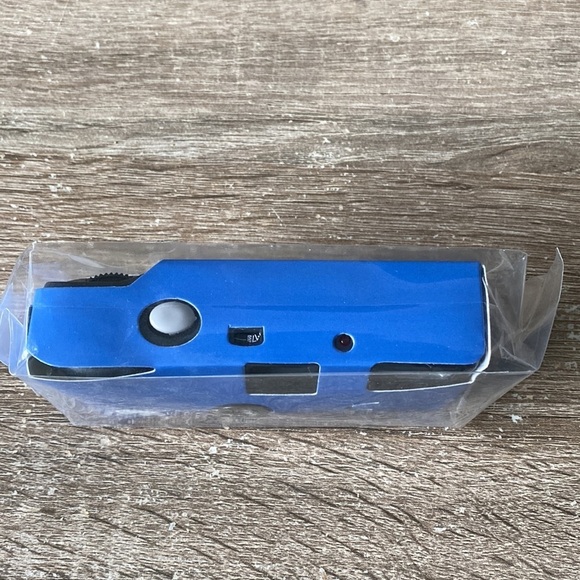 PARAMOUNT Disposable Camera 📷 PRICE FIRM 💥 - Picture 2 of 6